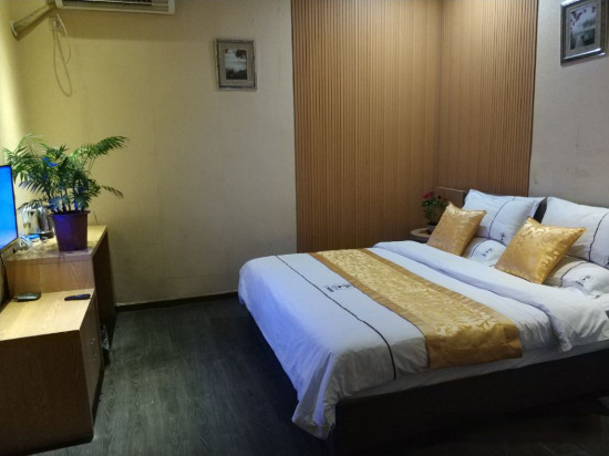 Чунцин: 1+ Qin Hotel