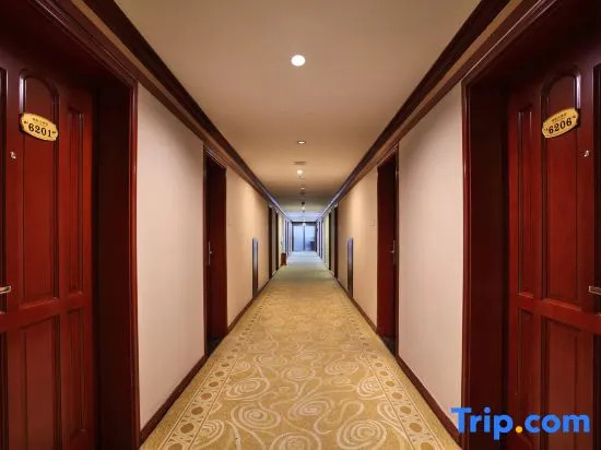 Лицзян: Lijiang Beisili Hotel (Gucheng Zhongyi Market Mufu)