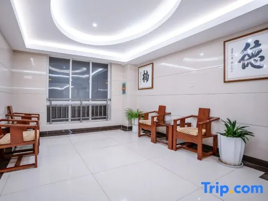 Лицзян: Lijiang Beisili Hotel (Gucheng Zhongyi Market Mufu)