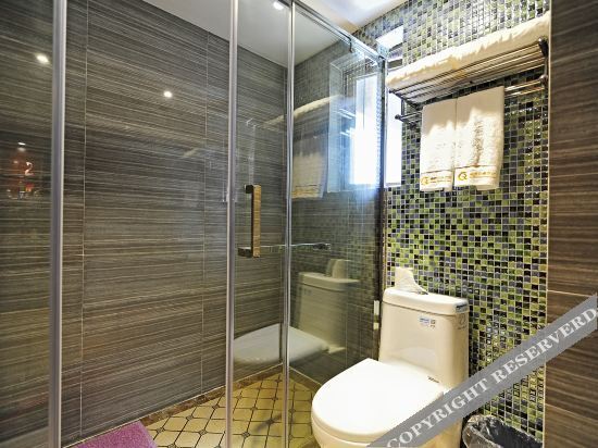 Гуйян: Guiyang Yimou Impression Hotel (Guiyang Huaguoyuan Fortune Plaza Wulichong Subway Station)