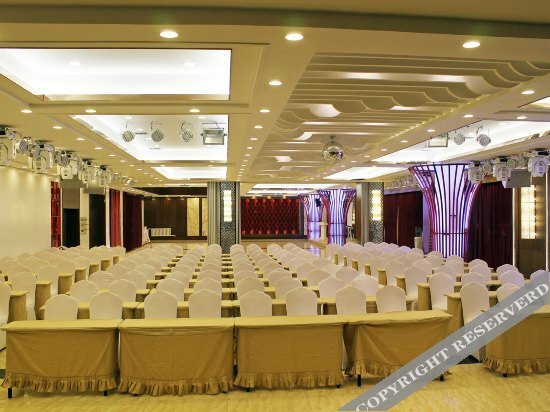 Цицикар: Ease Hotel (Qiqiha'er Zhonghuan Dashang Xinmate Branch)