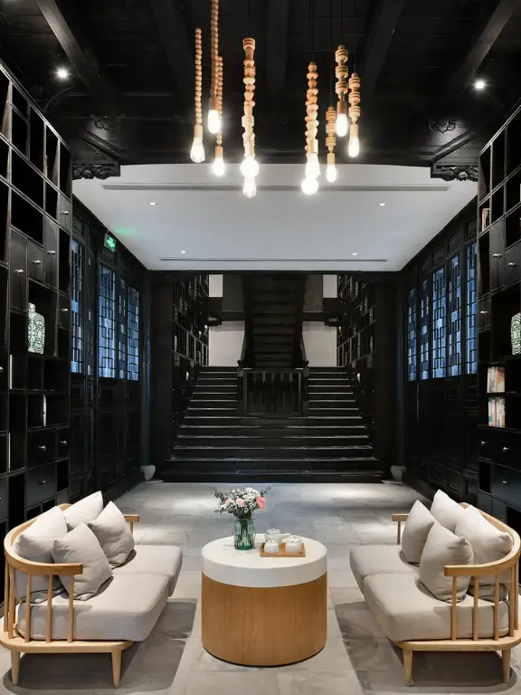 Хучжоу: Blossom Hill Hotels & Resorts · Qiushuli