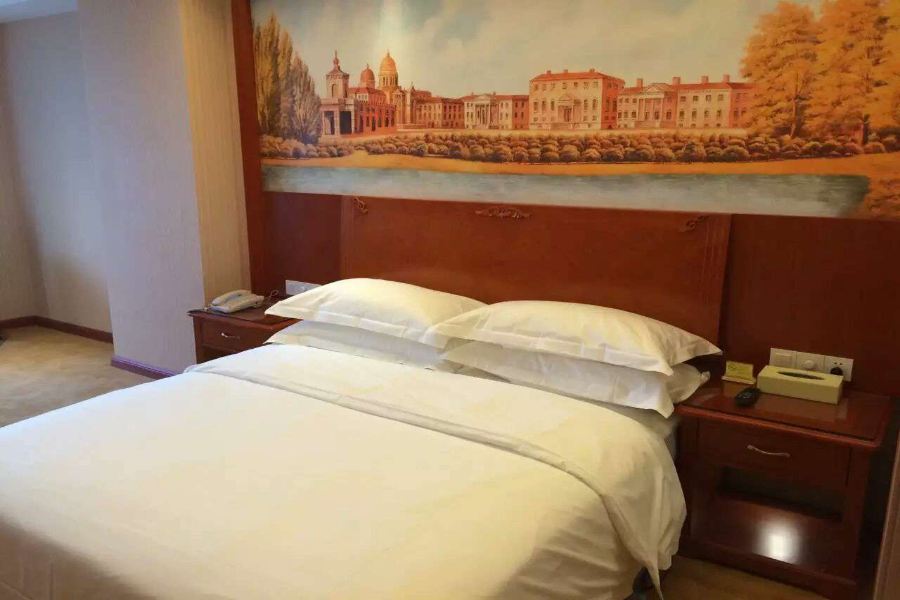 Фошань: Vienna International Hotel Foshan Qiandenghu