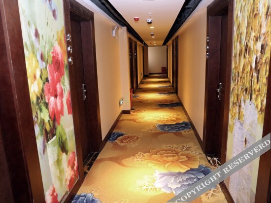 H henrieli Hotel Xianning — фото 1