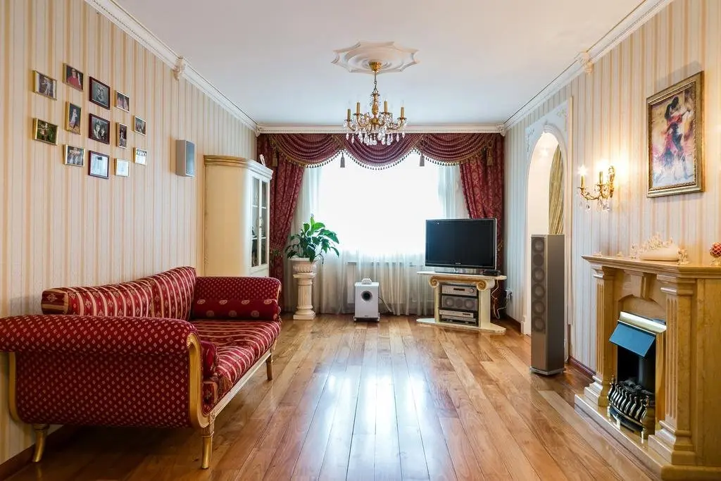 Москва: Apartment on Snezhnaya 17