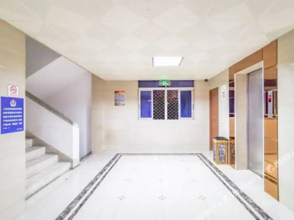 Junle Business Hostel (Dongxia Road) — фото 1