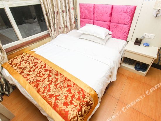 Чунцин: Xijing Hotel (Southwest Hospital Store)