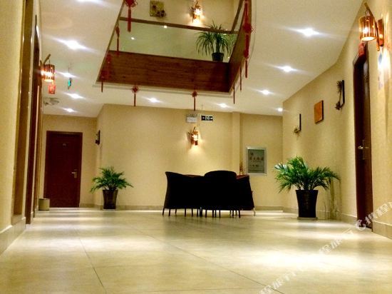 Maitreya Hot Springs Homestay — фото 1