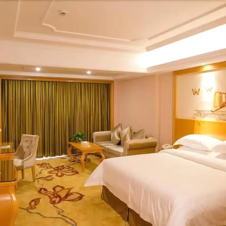 Чанша: Vienna International Hotel Changsha Jingwanzi Middle Mulian Road Branch