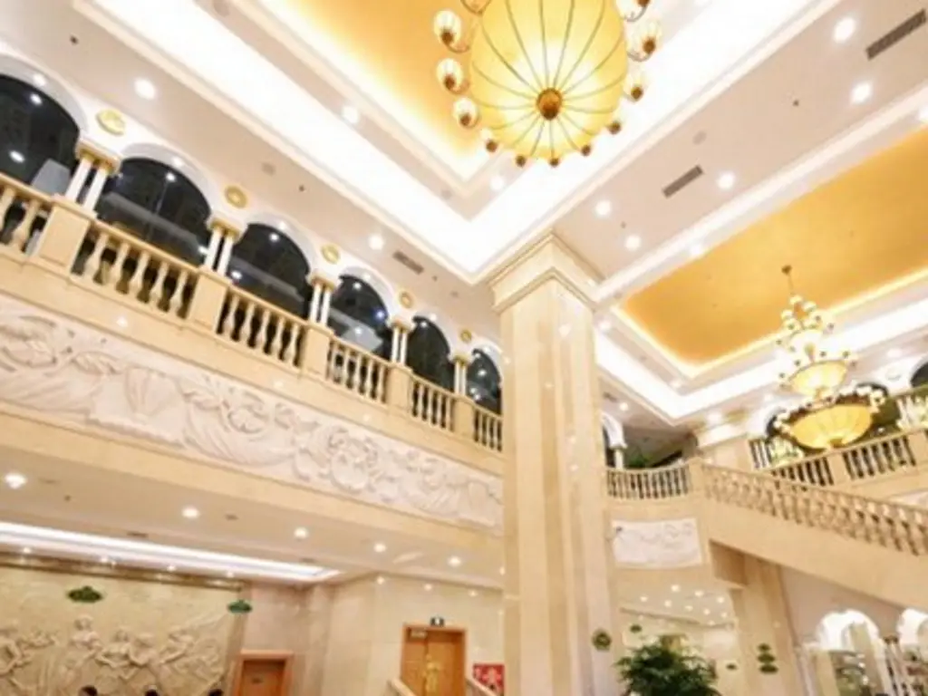 Чанша: Vienna International Hotel Changsha Jingwanzi Middle Mulian Road Branch