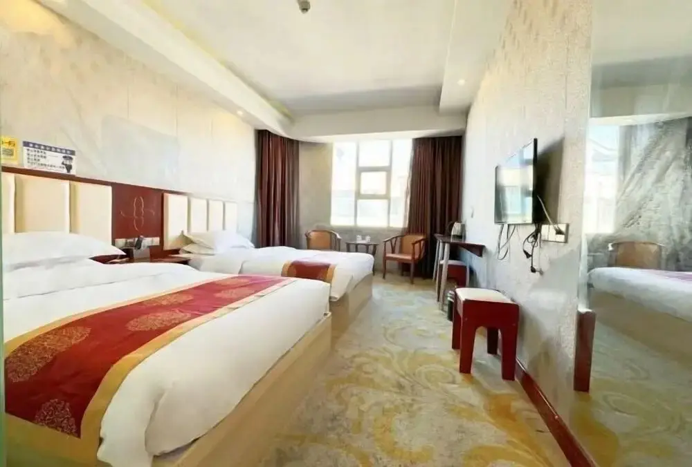 Сянси: Towo Imperial Court International Hotel (Longshan Bus Station Store)