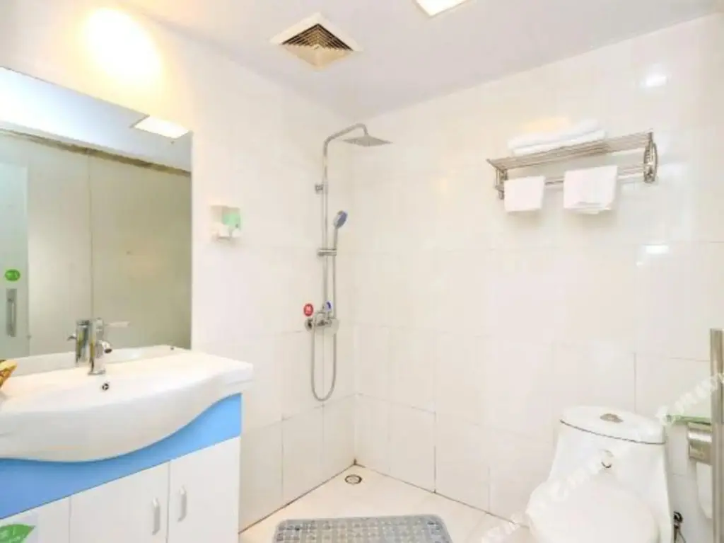 Шэньчжэнь: Shenzhen Huashang Hotel (Hongling Subway Station KKmall)