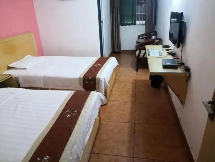 Шэньчжэнь: Tangming Hostel