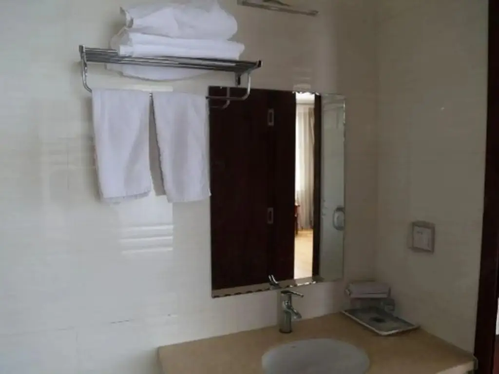 Циндао: Shang Haoju Business Hotel