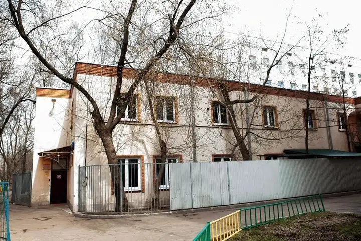 Москва: Vezhlivyi Los na VDNKH
