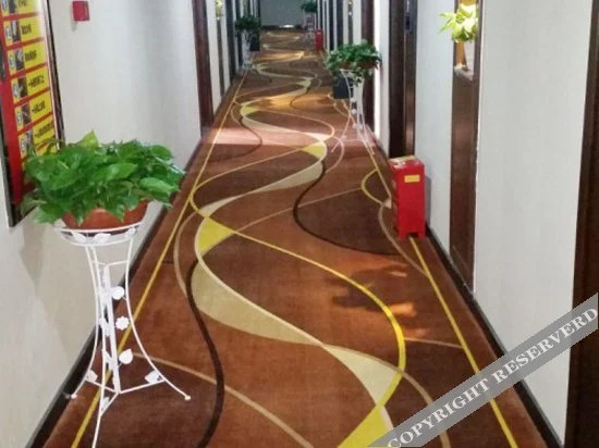 Чэнду: Rongcheng Holiday Hotel  (Shuangliu International Airport Outlet Store)