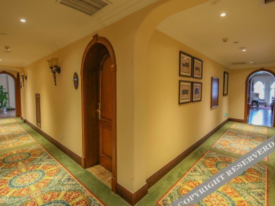 Yue Jiang Lan Hotel — фото 1