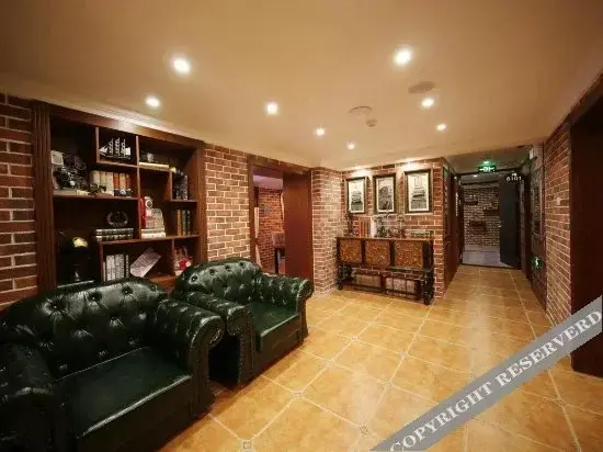 Чанчунь: Yake Town Holiday Hotel (Changchun Qingnian Road CRRC Railcar Factory)