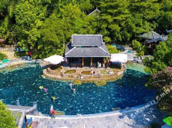 Guoyue Jiuquwan Hot Spring Villa Holiday Hotel — фото 1