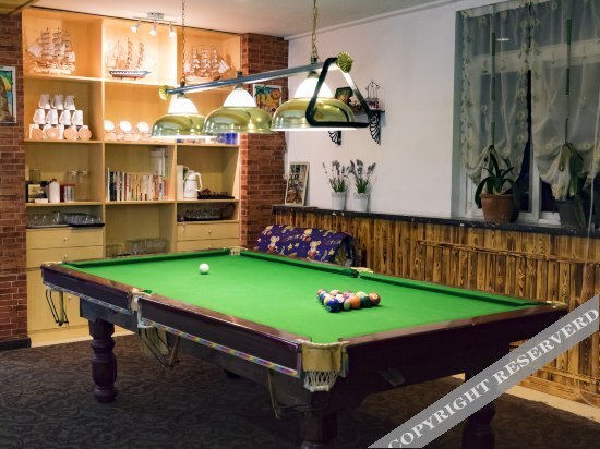Далянь: Rotary Island Hotel
