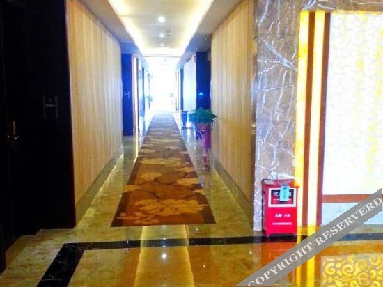 Фошань: Yuelong Hotel (Foshan Lishui Branch)