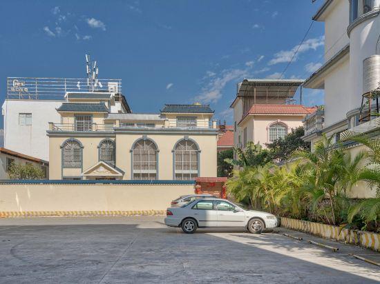 Дэхун: Jinhu Hotel