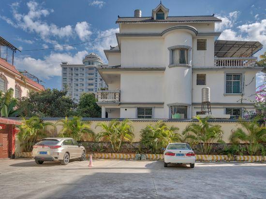 Дэхун: Jinhu Hotel
