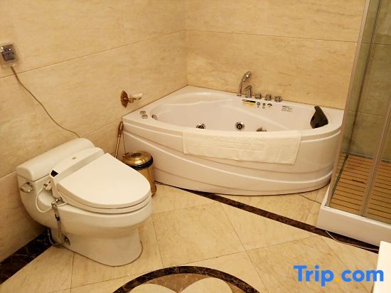 Фушунь: Tianbao Hotel
