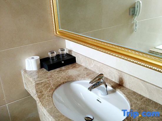 Фушунь: Tianbao Hotel