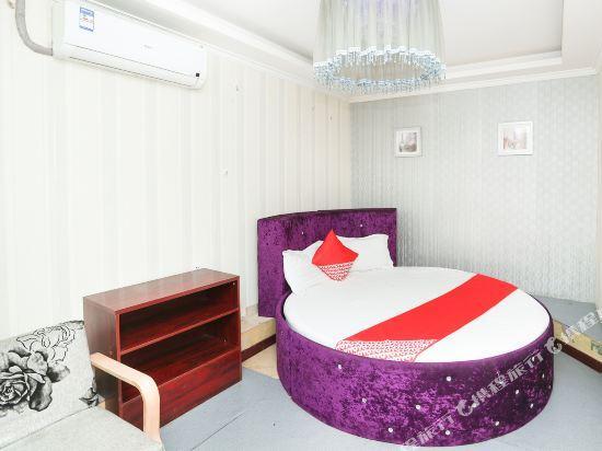 Циндао: Jixiangke Fashionable Hotel (Qingdao Keji Street Dagang)