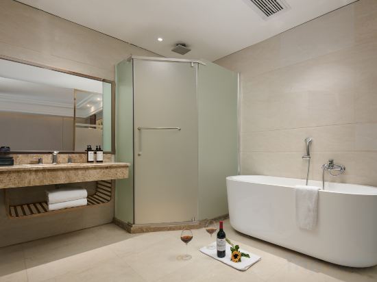 Фошань: Baihe Hotel