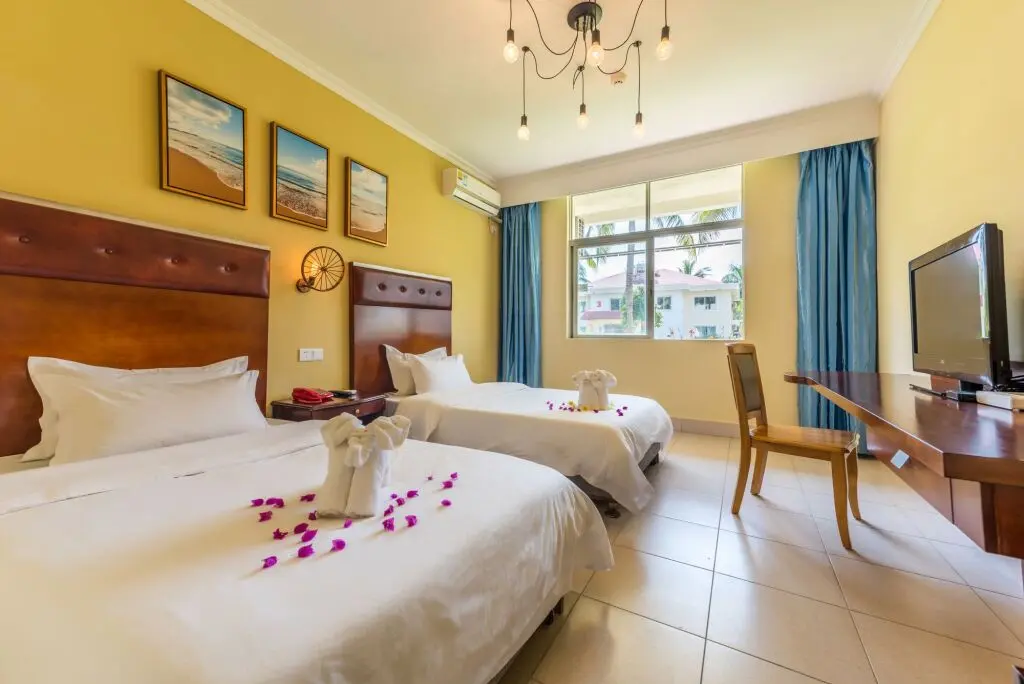 Санья: Sanya Yinyuan Linhai Theme Hotel