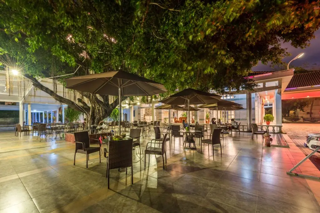 Санья: Sanya Yinyuan Linhai Theme Hotel