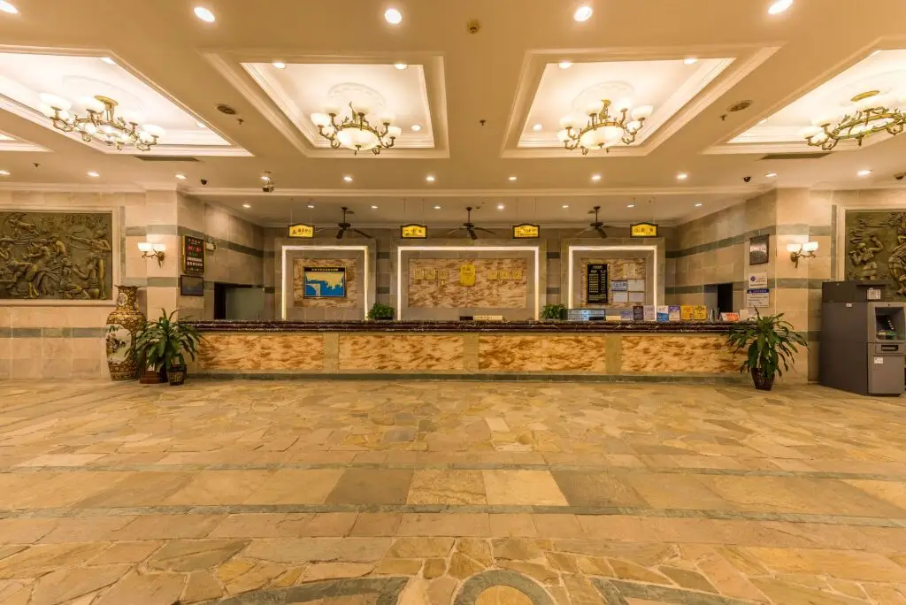 Санья: Sanya Yinyuan Linhai Theme Hotel