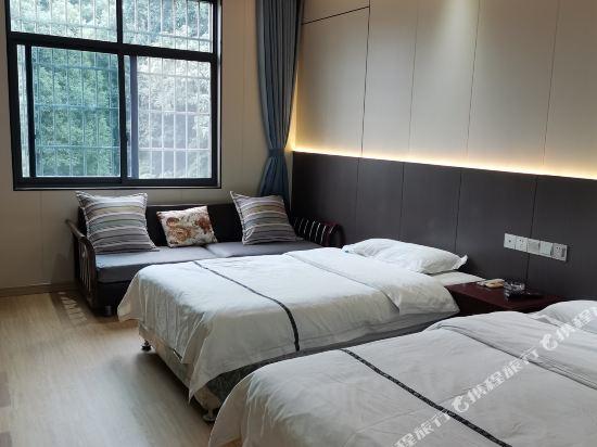 Чжанцзяцзе: Yikai Business Hotel
