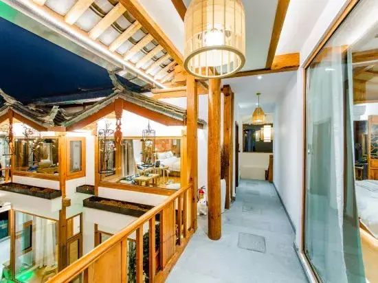 Лицзян: LiJiang Shiningland Resort Hotel（Lijiang Old Town）