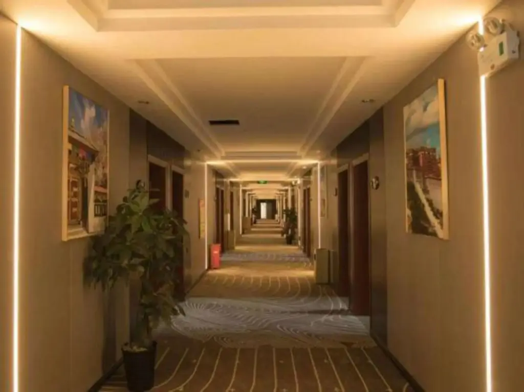 Линжи: Long Du Hotel