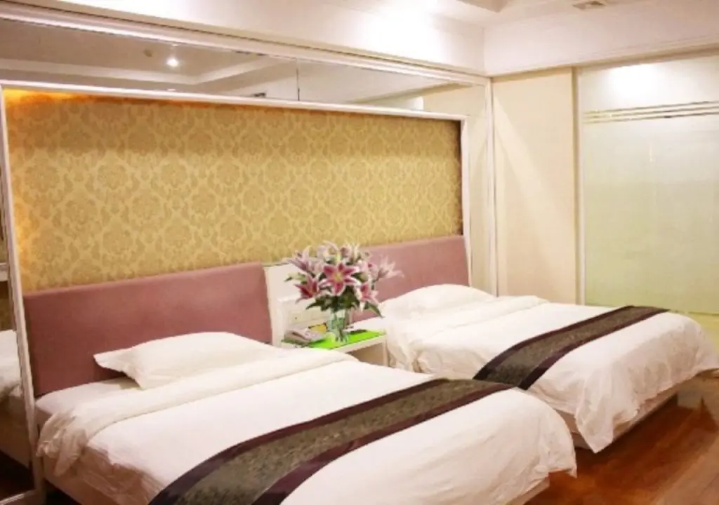 Гуанчжоу: GreenTree Alliance GuangDong GuangZhou HuaDu District YunShan Avenue Sports Center Hotel