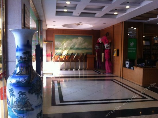 昆明船舶酒店 — фото 1