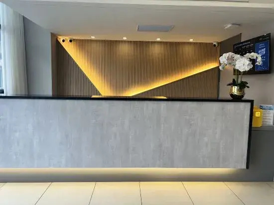 Даньдун: Homeinn Selected Hotel (Dandong Yalu River Bridge Broken Bridge Scenic Area Railway Station)