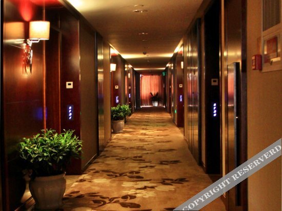 Elan Hotel — фото 1