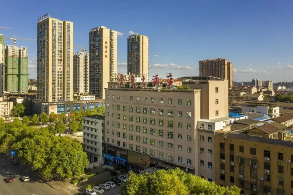 Лоуди: Jinfeng Hotel (Louxing Square Spring Garden Pedestrian Street Store)