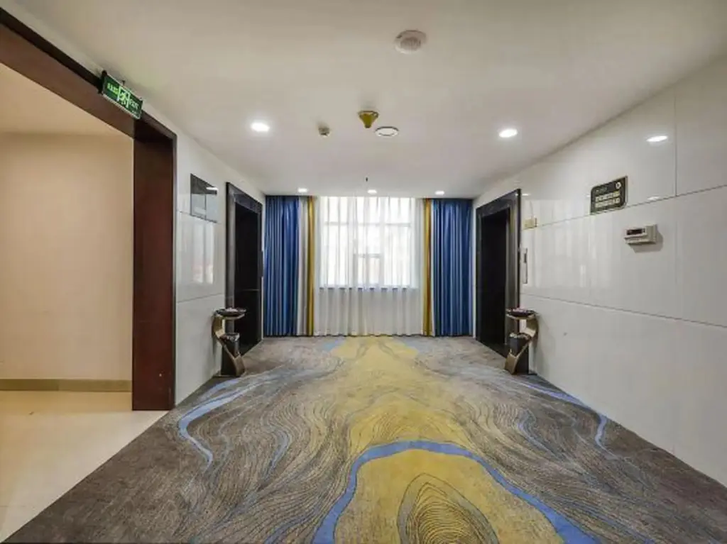 Лоуди: Jinfeng Hotel (Louxing Square Spring Garden Pedestrian Street Store)