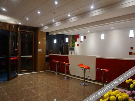 Дежоу: Thank Inn Chain Hotel Shandong Dezhou Decheng District Tianhong Plaza