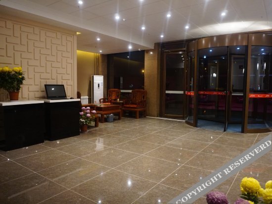 Дежоу: Thank Inn Chain Hotel Shandong Dezhou Decheng District Tianhong Plaza
