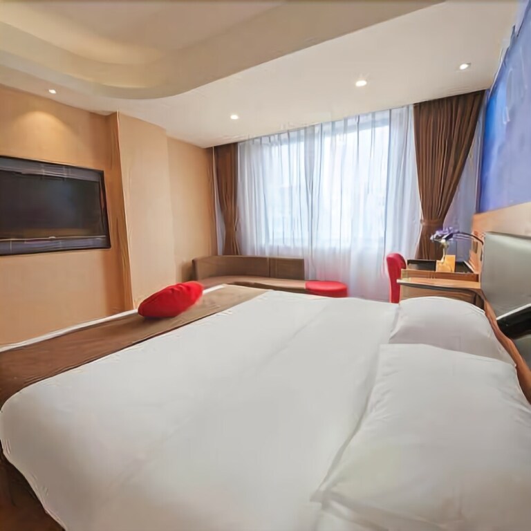 Циндао: Thank Inn Plus Hotel Qingdao Development Zone Xiangjiang Road Yangtze River Shopping Plaza