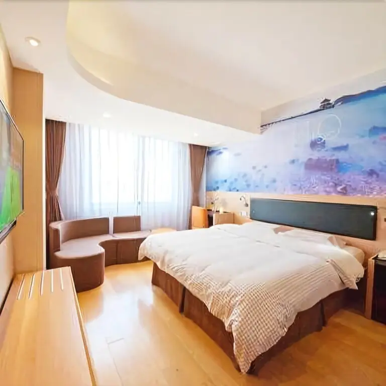 Циндао: Thank Inn Plus Hotel Qingdao Development Zone Xiangjiang Road Yangtze River Shopping Plaza