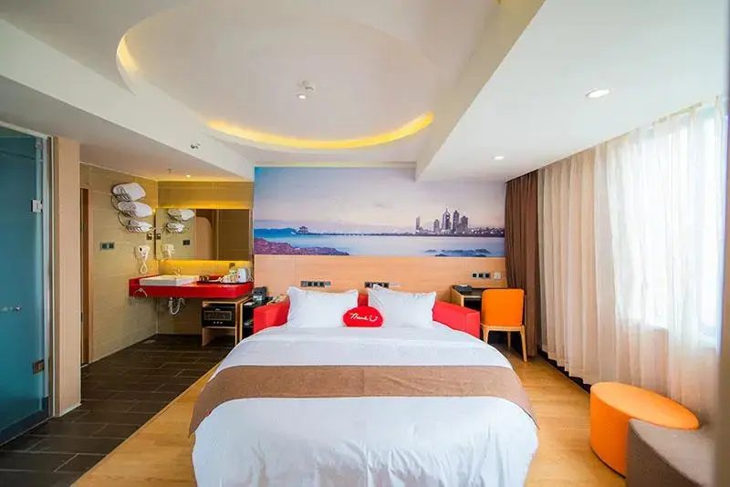 Циндао: Thank Inn Plus Hotel Qingdao Development Zone Xiangjiang Road Yangtze River Shopping Plaza