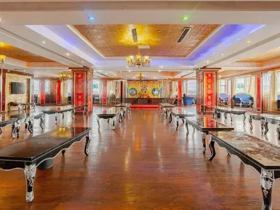 Зойдж: Zoige Grand Hotel (Zoige County People's Government)