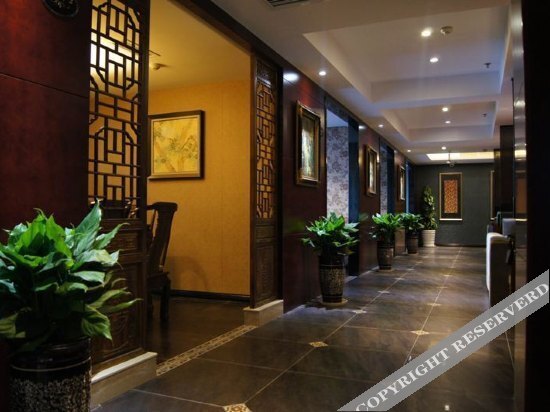 Панжихуа: Impression Realm Business Hotel (Wal - Mart Plaza Branch near Panzhihua University)